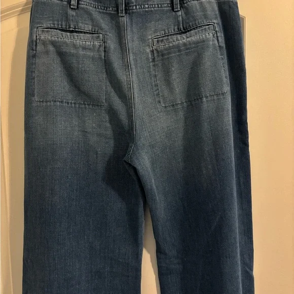 Bella Dahl Classic Blue Flare Jeans- extremely soft and lightweight - Picture 2 of 8